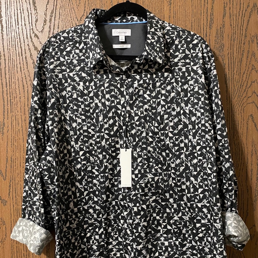 BRAND NEW! Calvin Klein Button Up